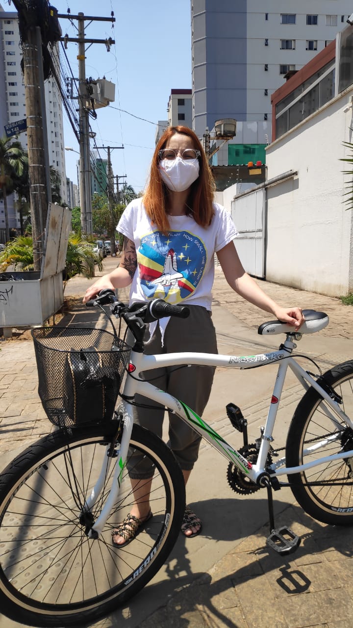 A coordenadora de marketing, Talina Samuel, passou a usar a bicicleta após o início da pandemia