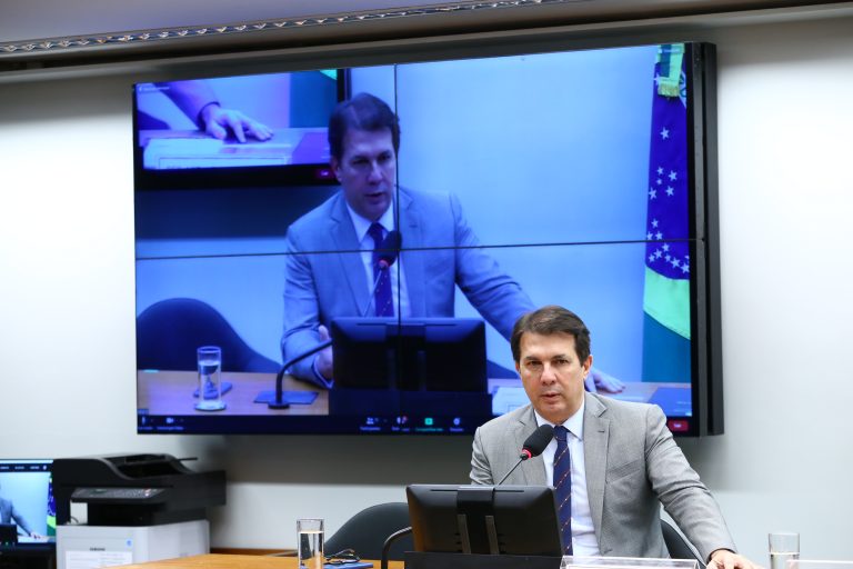 Arthur Oliveira Maia: lei sobre estabilidade e demissão de servidores será impessoal 