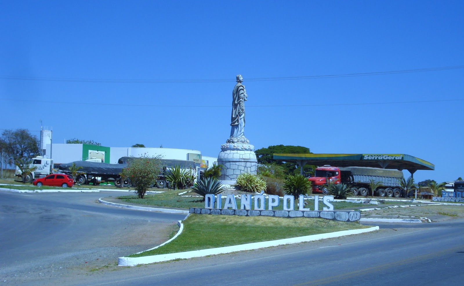 Entrada de Dianópolis, cidade histórica e turística, no sudeste do estado do Tocantins.