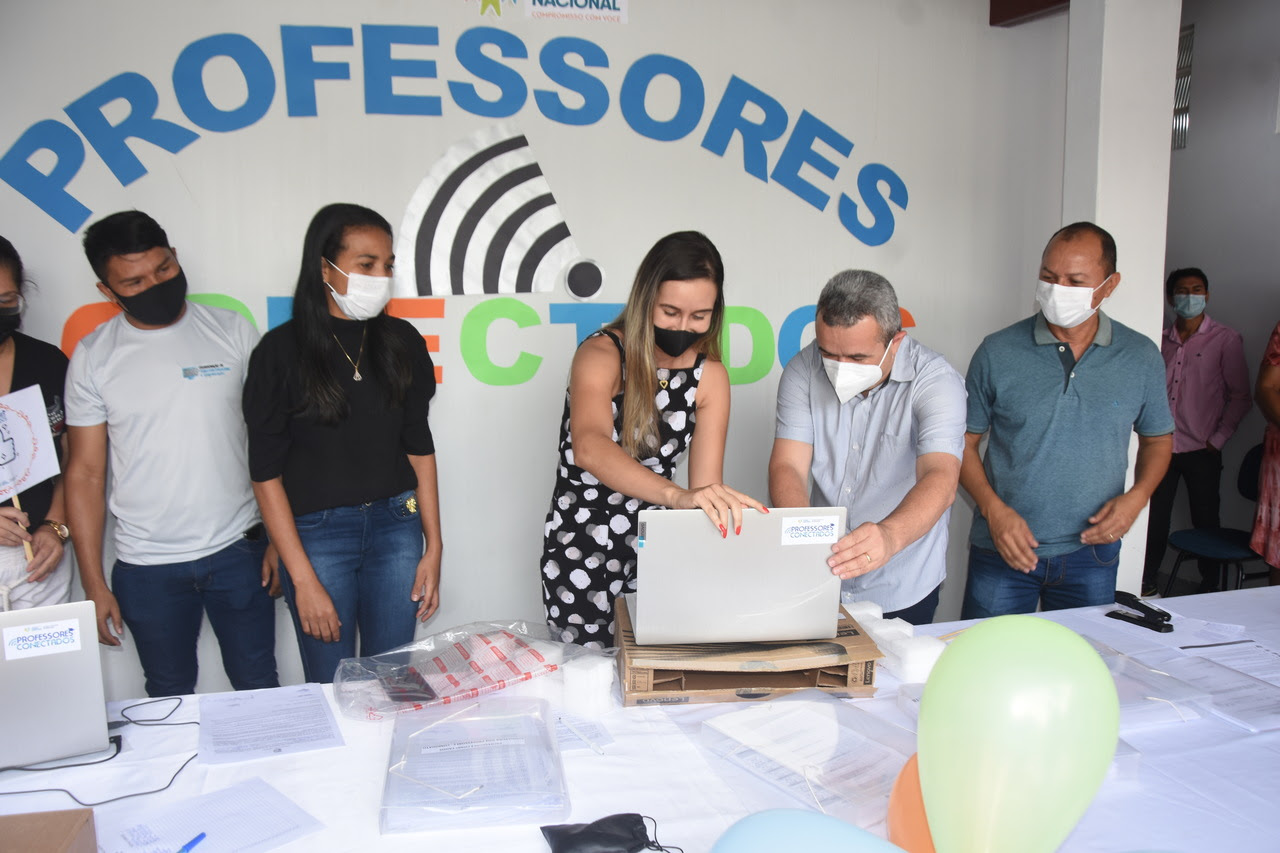 Secretaria de Educação de Porto Nacional inicia entrega de notebooks aos professores da Rede Municipal de Ensino. (Foto: secom Porto Nacional)