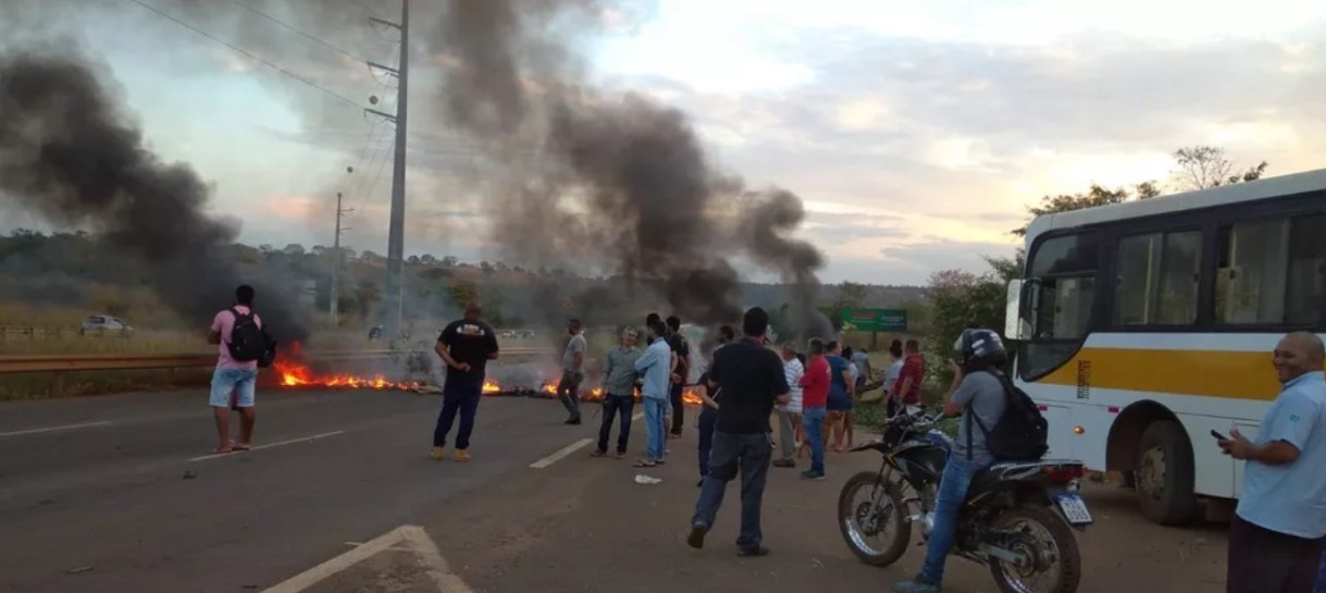 Moradores fazem protesto na BR-010, região sul de Palmas - Foto: Divulgação