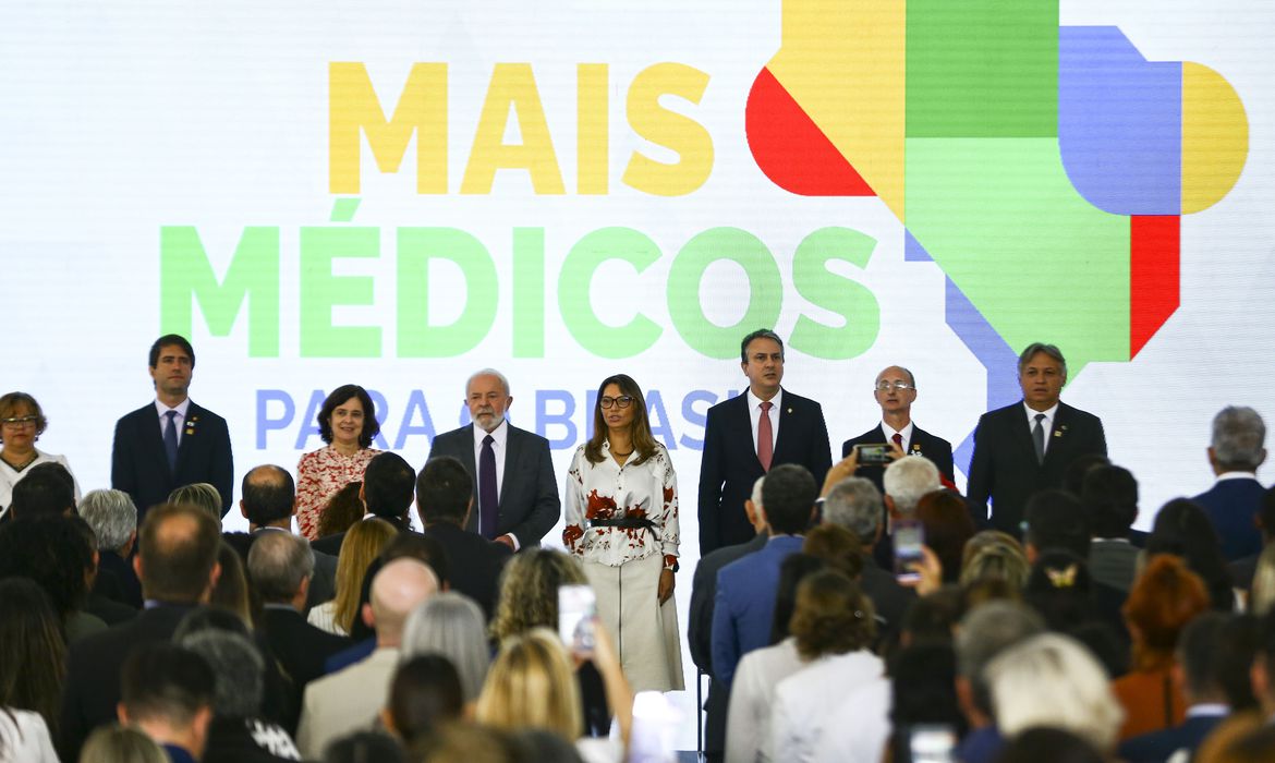 Lançamento do Mais Médicos para o Brasil ocorreu segunda-feira, 20, em Brasília