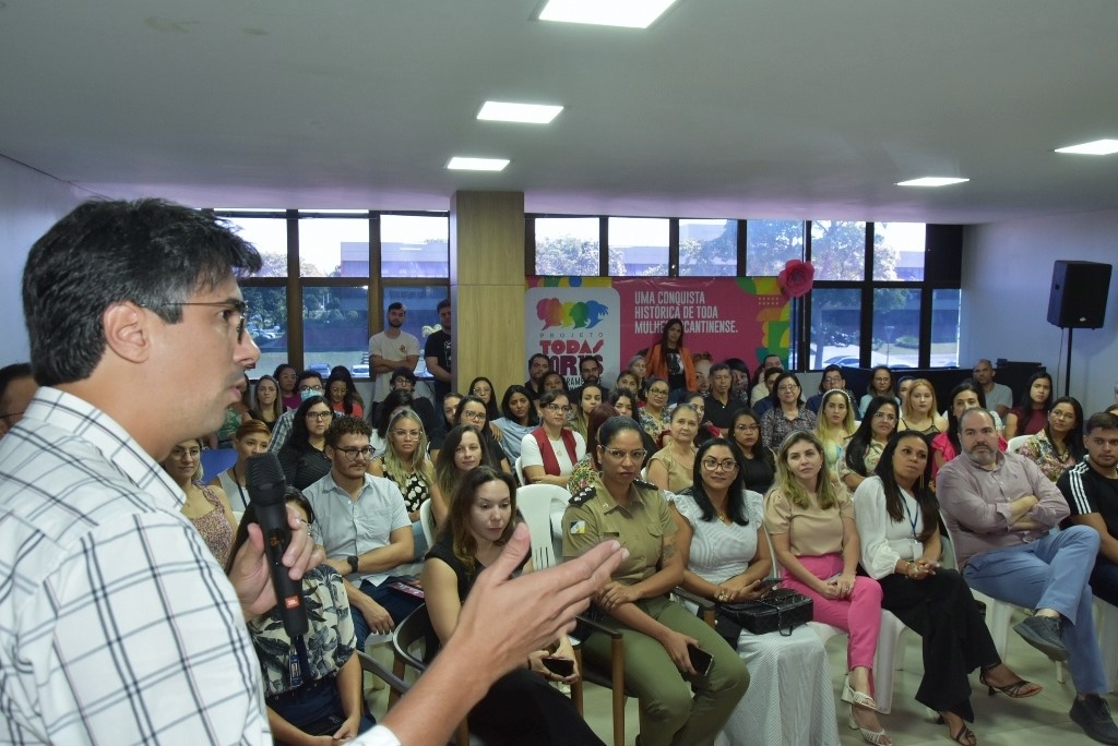 O secretário de Estado da Saúde, Afonso Piva de Santana enfatizou o compromisso da Saúde em debater a violência que tem aumentado o que impacta nos atendimentos