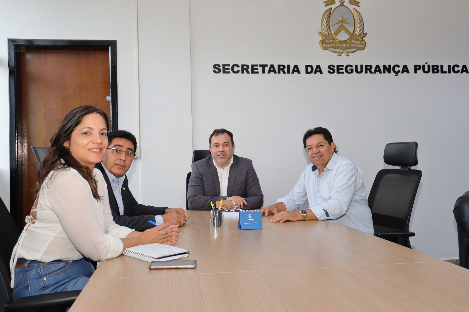 Reunião contou com a participação do secretário-executivo Reginaldo e da diretora de Polícia do Interior, Ana Carolina Coelho - Luiz de Castro/Governo do Tocantins 