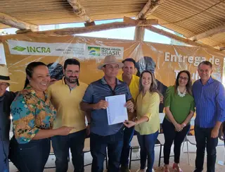 Deputado Gaguim entrega títulos fundiários definitivos em Figueirópolis junto ao Presidente e a Diretora de Governança Fundiária do Incra