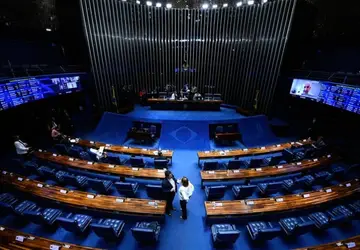 Senado aprova MP que altera regras de auxílio-alimentação e regulamenta teletrabalho