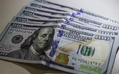 Dólar cai para R$ 5,08 após inflação desacelerar nos EUA